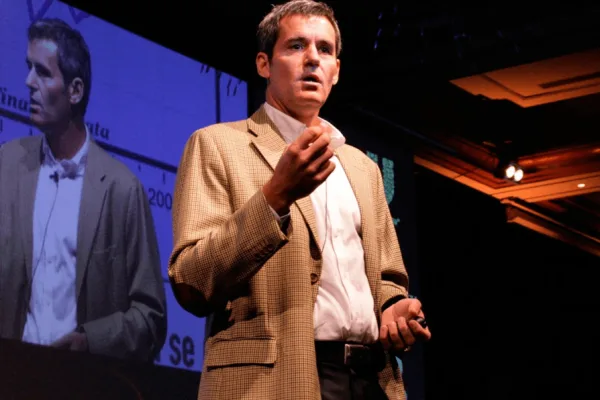 Juan Carlos Eichholz, keynote speaker for corporate events on Organizational Change