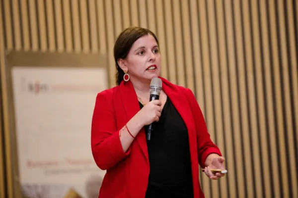 Bárbara Silva, keynote speaker for corporate events on Organizational Behavior