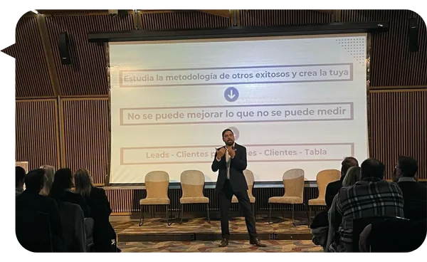 Daniel Ortiz, keynote speaker for corporate events on Office Strategy