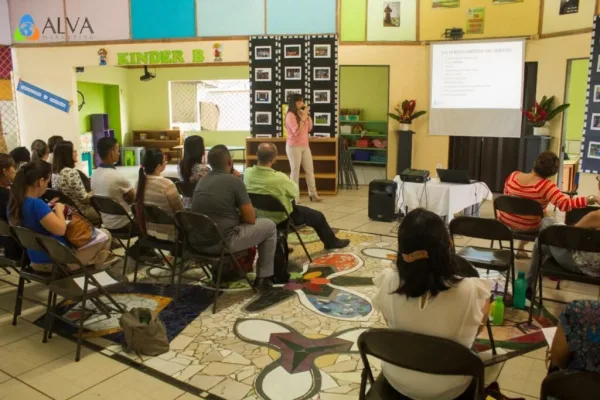 Alejandra Varela Chaverri, keynote speaker for corporate events on Customer Service