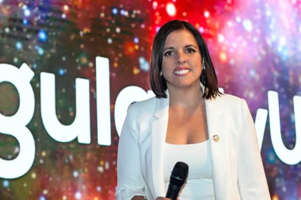 Bárbara Silva, keynote speaker for corporate events on Organizational Behavior
