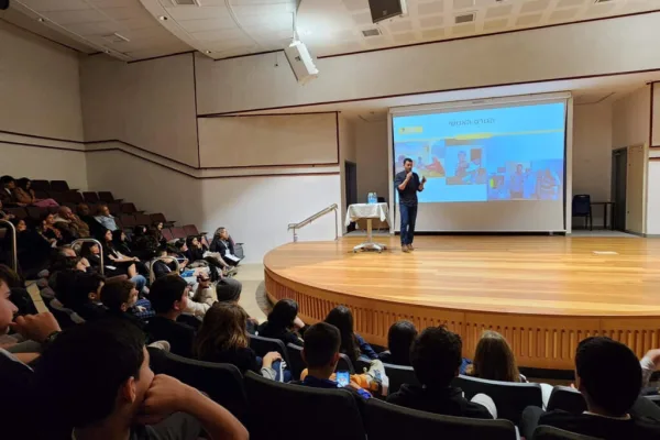 Achi Kushnir, keynote speaker for corporate events on Social Impact