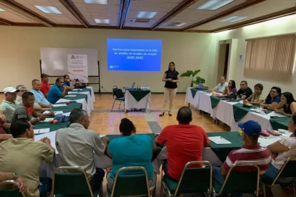 Alejandra Varela Chaverri, keynote speaker for corporate events on Customer Service