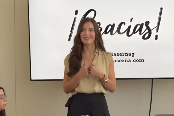 Catalina Serna, keynote speaker for corporate events on Customer Service