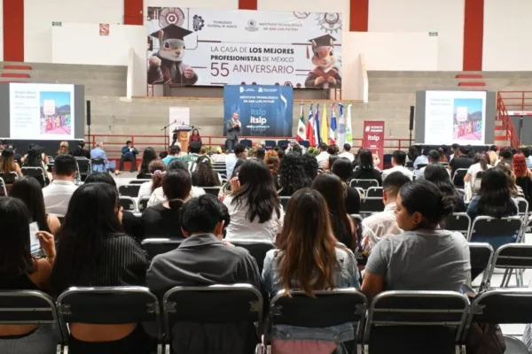 Julián Aguilar Estrada, keynote speaker for corporate events on Business Culture