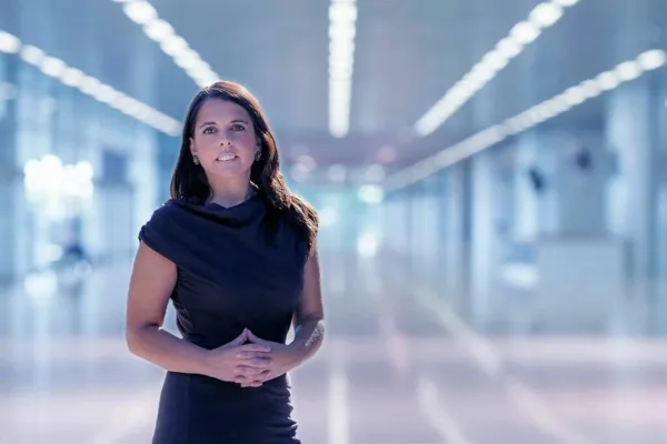 Bárbara Silva, keynote speaker for corporate events on Organizational Behavior