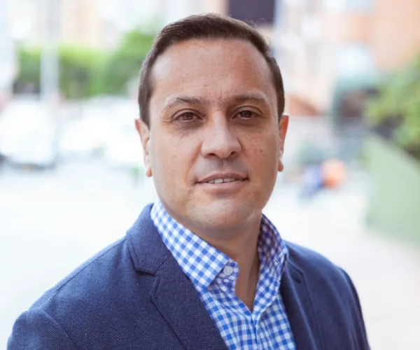 Samir Estefan, keynote speaker for corporate events on Estrategia Empresarial