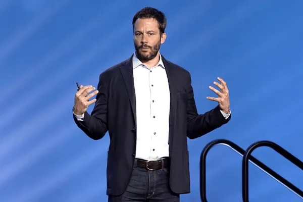 Ryan Estis, keynote speaker for corporate events on Sales Leadership