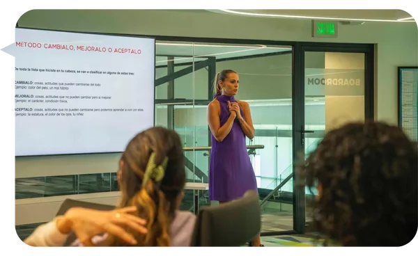 Rebeca Barzuna Pacheco, keynote speaker for corporate events on Neuromarketing
