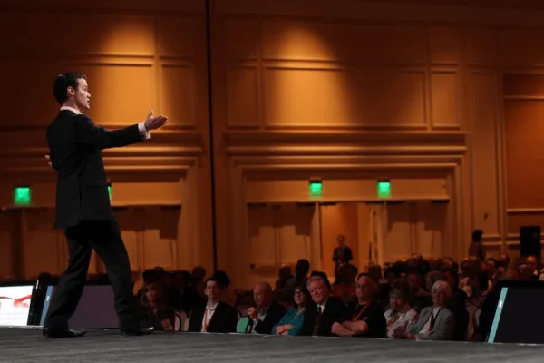 Peter Sheahan, keynote speaker for corporate events on Digital Transformation