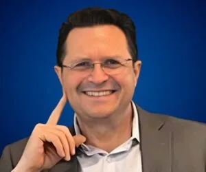 África Barrios Álvarez, keynote speaker for corporate events on Creative Strategy