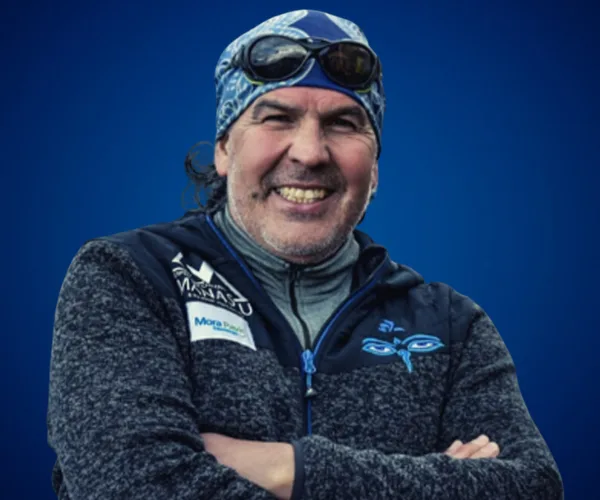Ernesto Olivares