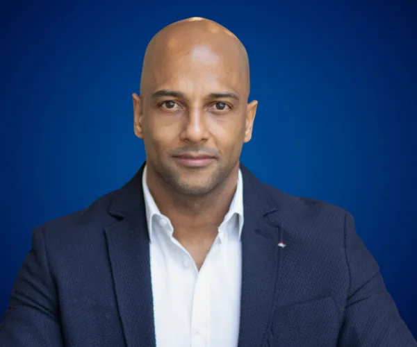 Adrián González — Speaker in Global English