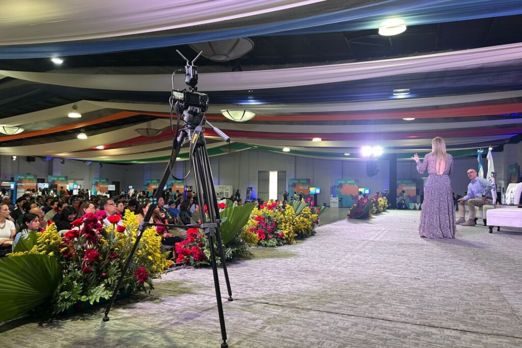 Nancy Reeves en acción