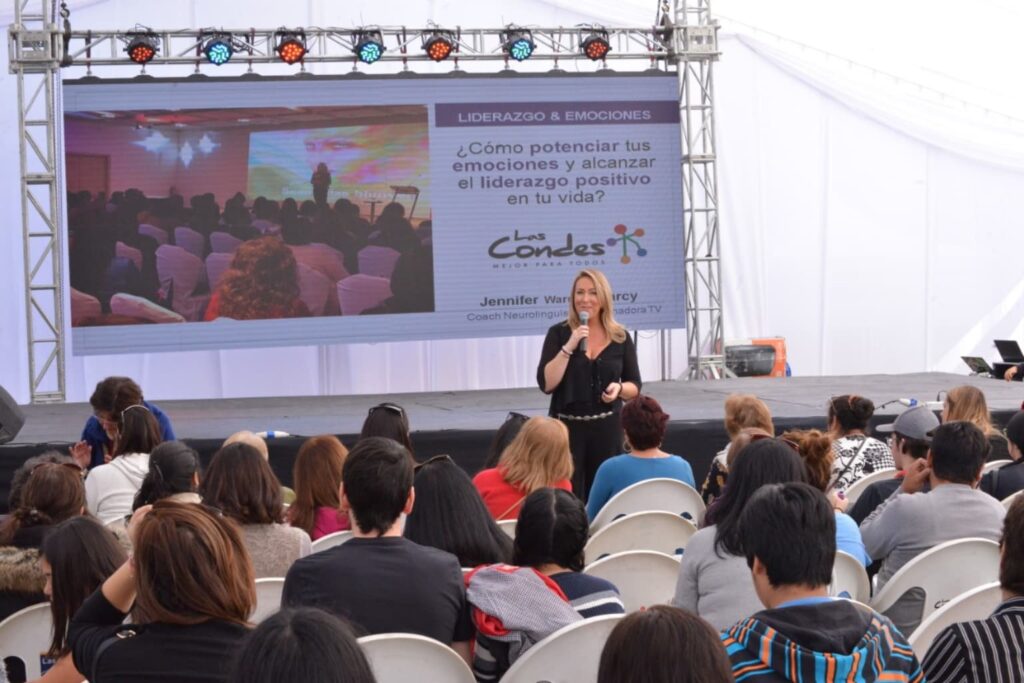 Jennifer Warner en acción